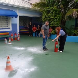 TREINAMENTO BRIGADA E PRIMEIROS SOCORROS YL VALENTS 04.04 20250404_121421